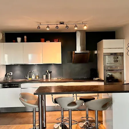 La Defense Panoramic Terrace And Parking Courbevoie